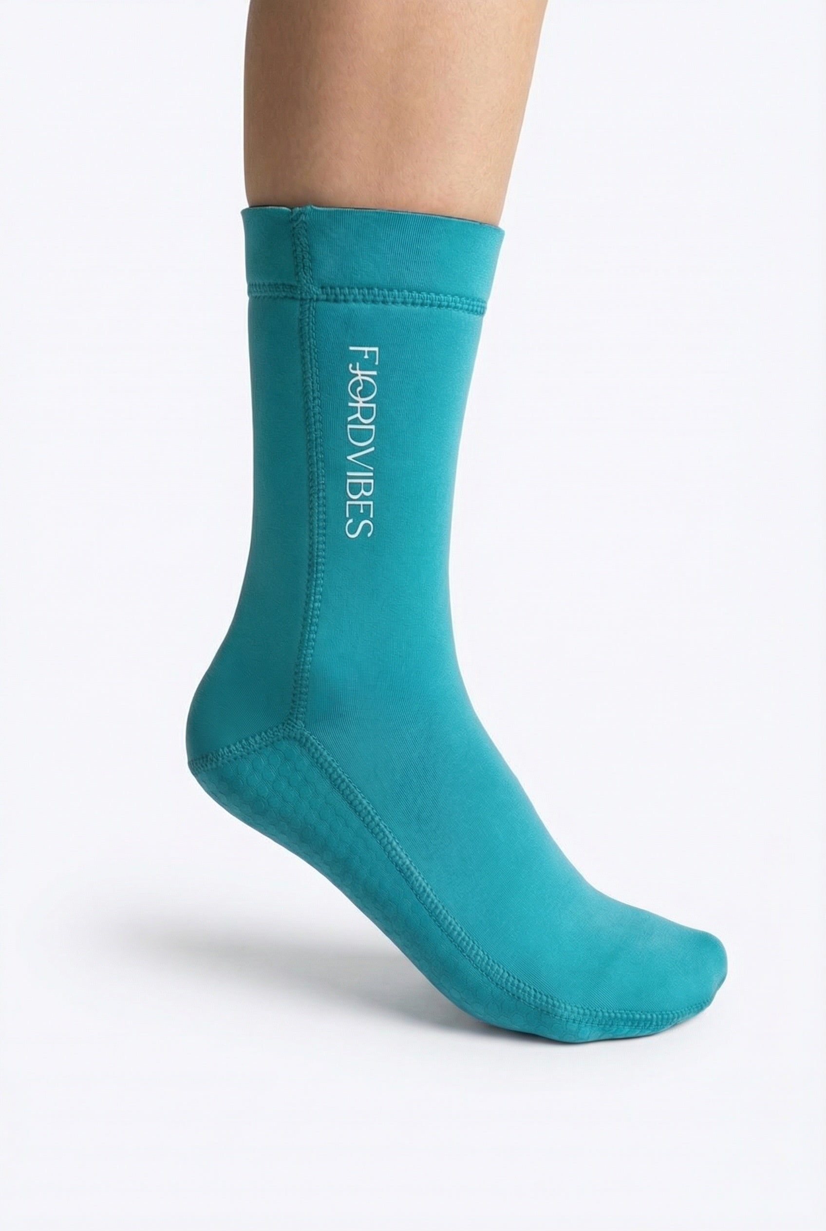 Neopren sokker fra Fjord Vibes of Norway til isbading og helårsbading i kald norsk fjord Turkis 5mm tykk