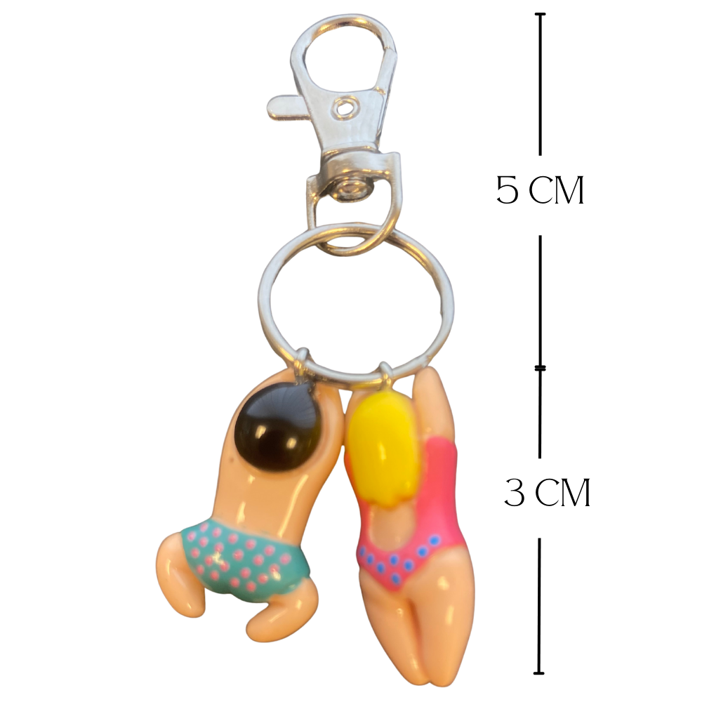 Charms av en badende figur i bikini og badebukse til smykke eller nøkkelring Fjord Vibes of Norway
