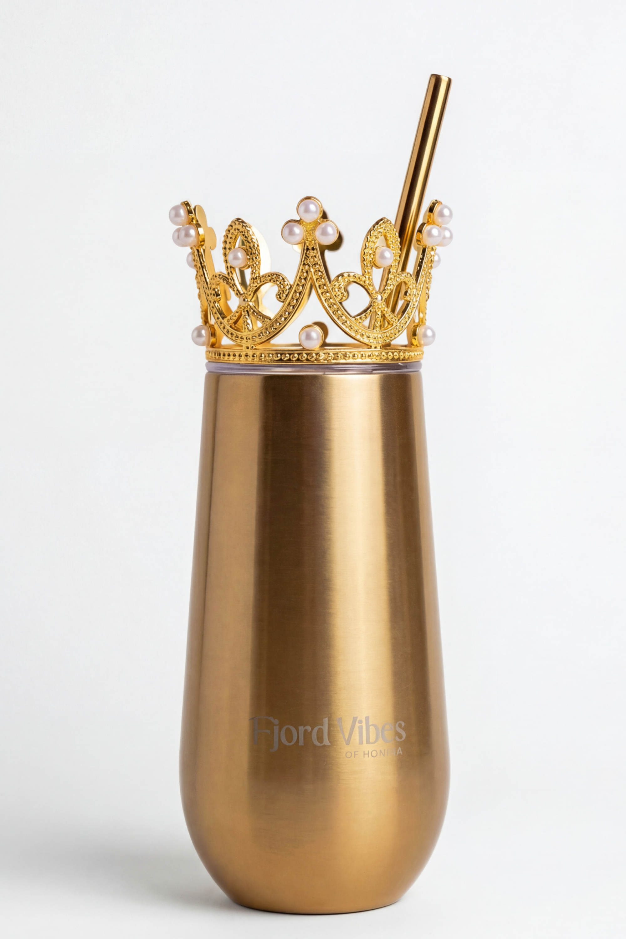 prosecco termokopp i gullfarge med prinsessekrone på lokket og sugerør i åpningen i lokket