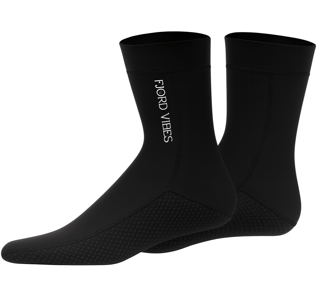 produkt bilde av svarte neoprensokker fra Fjord Vibes 5mm tykke