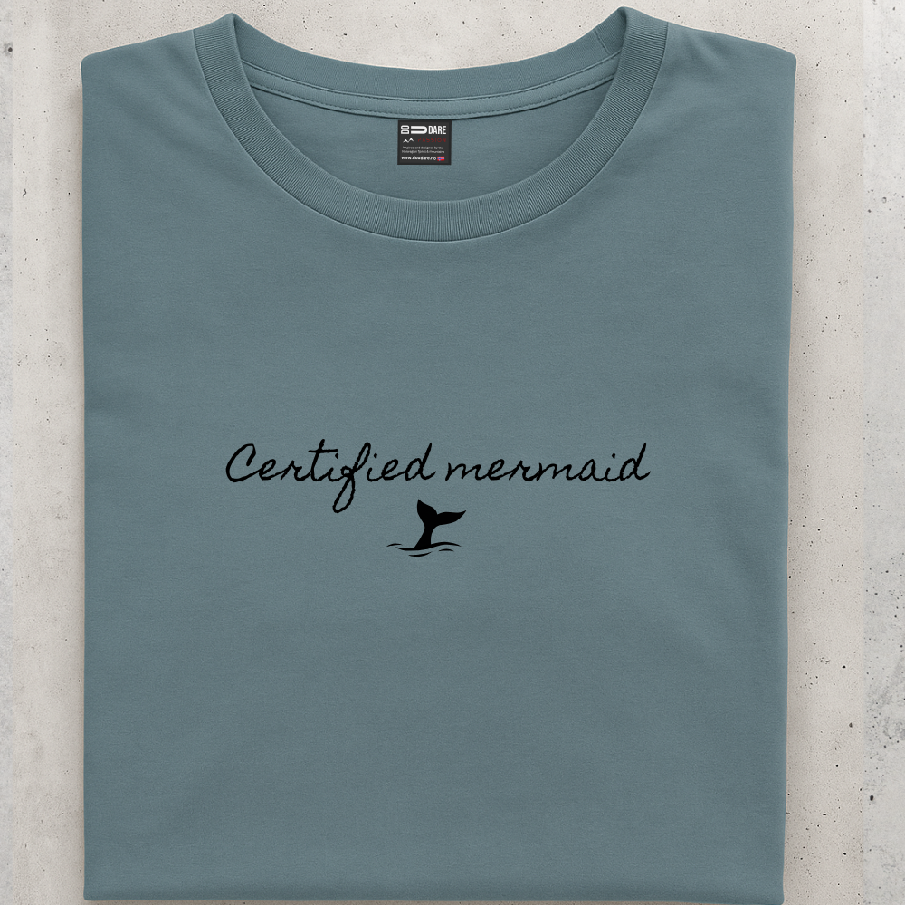 sjø-grønn sammenlagt unisex t-skjorte med isbading motiv Certified Mermaid fra DoUdare