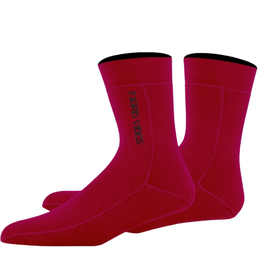 Bringebær-røde neopren sokker laget for helårsbadere og isbadere, desse  neopren sokkene isolerer godt ved kalde bad